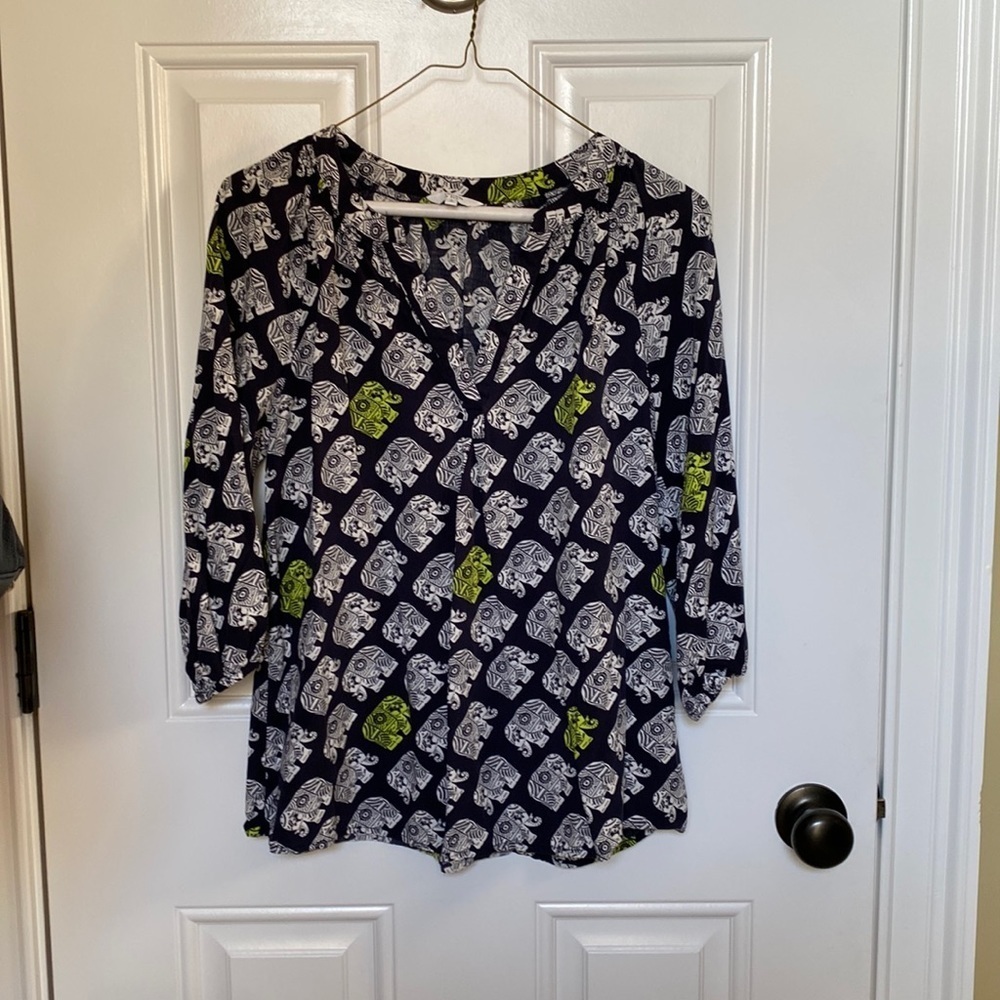 Crown and Ivy pull over top